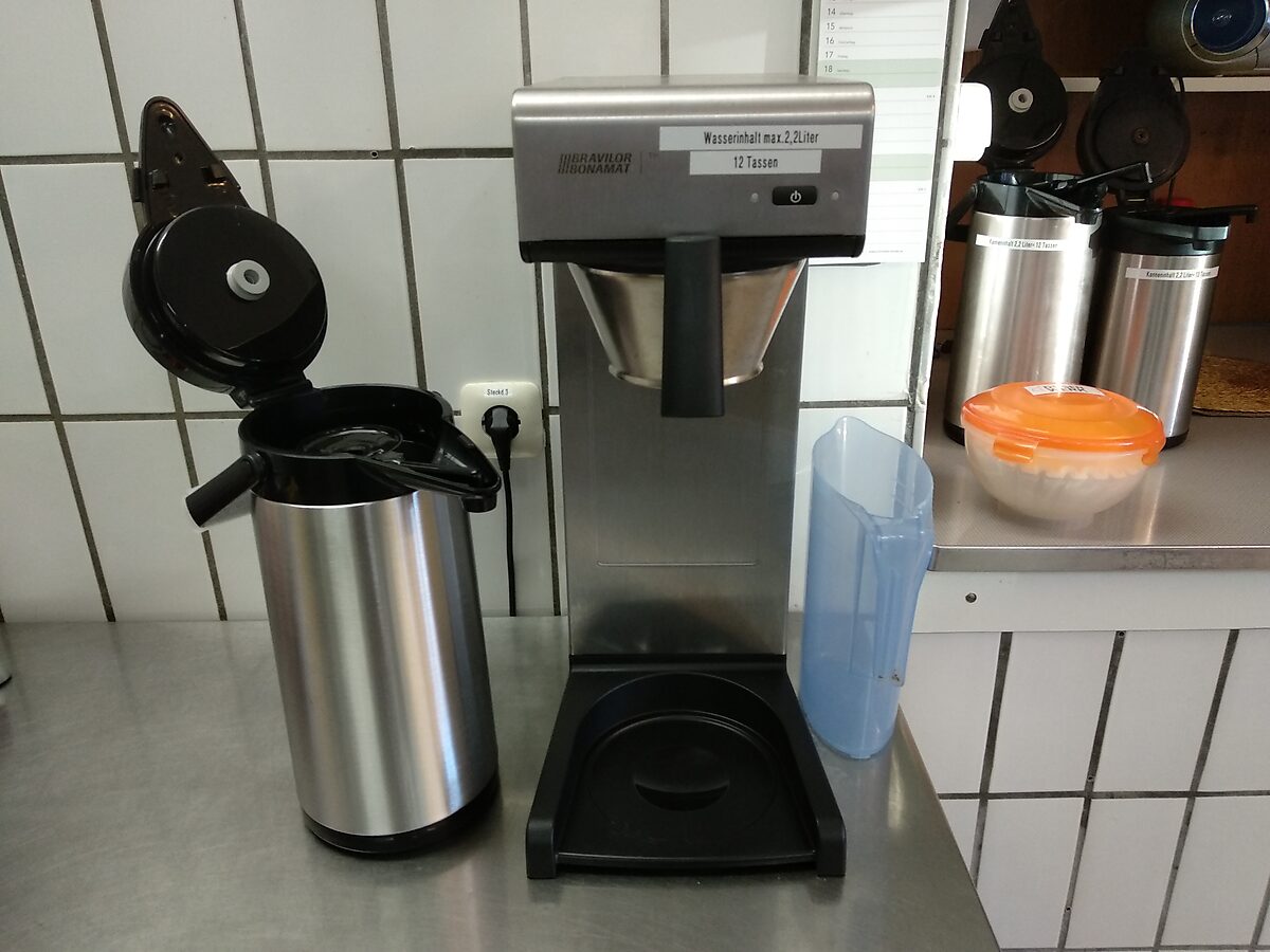 Gastronomie-Kaffeemaschine mit Pump-Thermoskannen