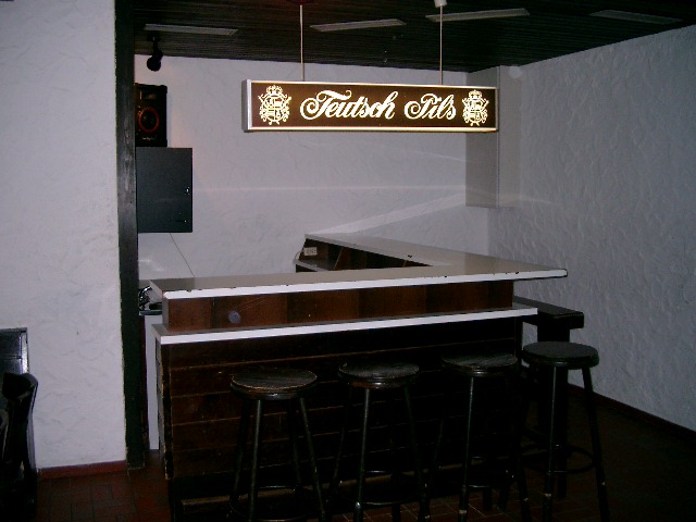 Partykeller mit Lichteffekten